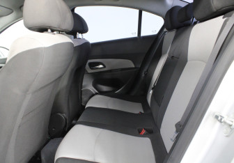 Подержанный автомобиль Chevrolet Cruze Sedan 2012 года (8 фото)