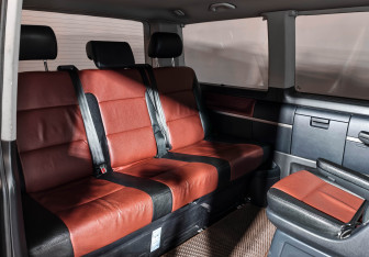 Подержанный автомобиль Volkswagen Multivan 2017 года (14 фото)