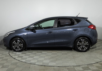 Подержанный автомобиль Kia Ceed Hatchback 2015 года (8 фото)