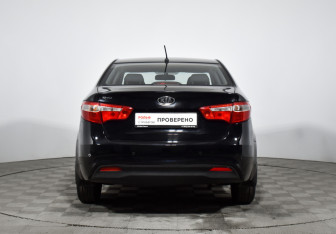 Подержанный автомобиль Kia Rio Sedan 2012 года (6 фото)