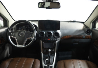 Подержанный автомобиль Opel Antara 2014 года (9 фото)