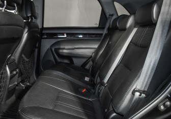 Подержанный автомобиль Kia Sorento 2012 года (12 фото)