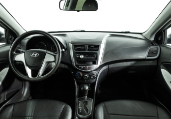 Подержанный автомобиль Hyundai Solaris Sedan 2012 года (13 фото)