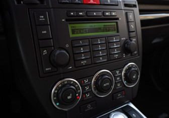 Подержанный автомобиль Land Rover Freelander 2011 года (19 фото)