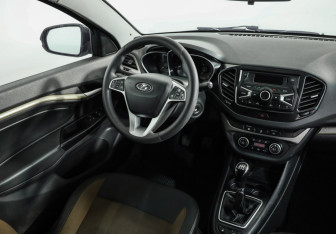 Подержанный автомобиль LADA (ВАЗ) Vesta Sedan 2018 года (9 фото)