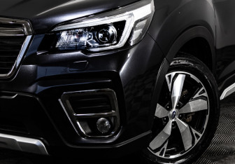Подержанный автомобиль Subaru Forester Suv 2018 года (3 фото)
