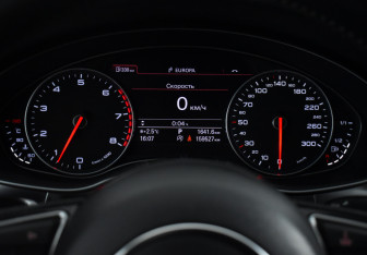 Подержанный автомобиль Audi A6 Sedan 2011 года (19 фото)