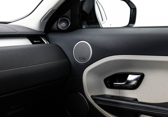 Подержанный автомобиль Land Rover Range Rover Evoque 2011 года (16 фото)