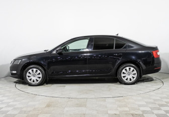 Подержанный автомобиль Skoda Octavia Liftback 2018 года (8 фото)