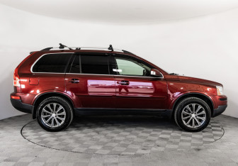 Подержанный автомобиль Volvo XC90 2008 года (4 фото)