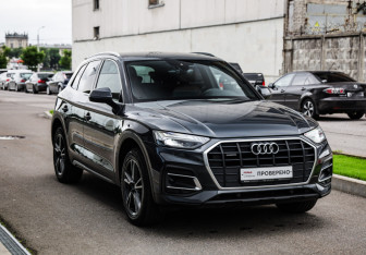 Подержанный автомобиль Audi Q5 2021 года (5 фото)