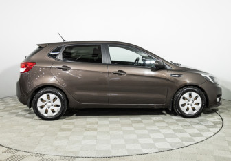 Подержанный автомобиль Kia Rio Hatchback 2015 года (4 фото)