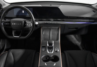 Подержанный автомобиль Omoda C5 2024 года (14 фото)