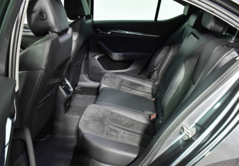 Подержанный автомобиль Skoda Octavia Liftback 2021 года (11 фото)