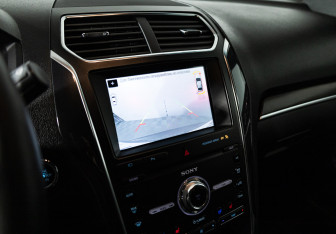 Подержанный автомобиль Ford Explorer 2018 года (17 фото)
