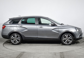 Подержанный автомобиль LADA (ВАЗ) Vesta Wagon 2019 года (4 фото)