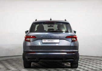 Подержанный автомобиль Skoda Karoq 2021 года (6 фото)