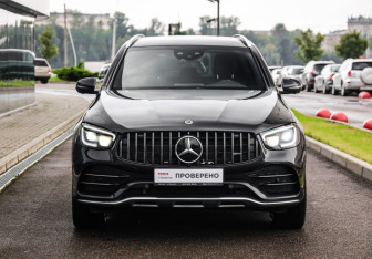 Подержанный автомобиль Mercedes-Benz GLC AMG 2021 года (4 фото)