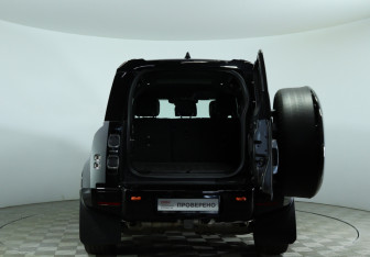 Подержанный автомобиль Land Rover Defender Suv 2023 года (7 фото)