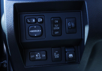 Подержанный автомобиль Toyota Tundra 2013 года (12 фото)
