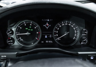 Подержанный автомобиль Toyota Land Cruiser Suv 2019 года (18 фото)