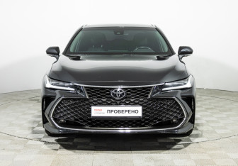 Подержанный автомобиль Toyota Avalon 2022 года (2 фото)