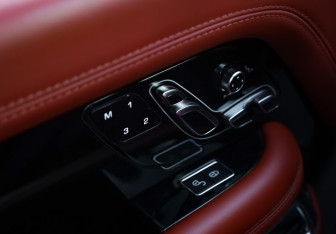 Подержанный автомобиль Land Rover Range Rover 2019 года (15 фото)