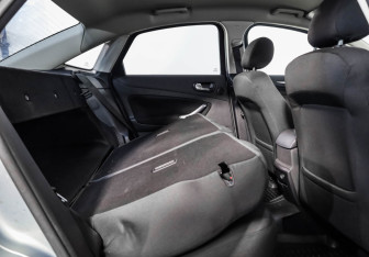 Подержанный автомобиль Ford Mondeo Sedan 2007 года (18 фото)