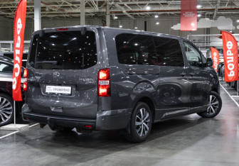 Подержанный автомобиль Toyota ProAce 2018 года (6 фото)
