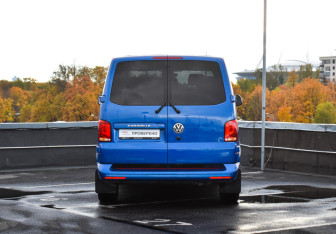 Подержанный автомобиль Volkswagen Caravelle 2021 года (5 фото)