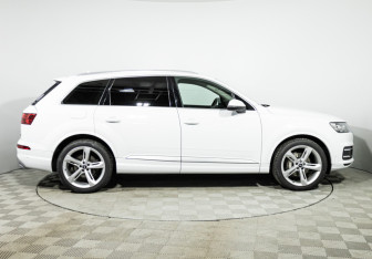 Подержанный автомобиль Audi Q7 2019 года (4 фото)