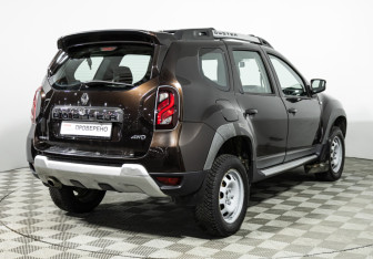 Подержанный автомобиль Renault Duster 2015 года (5 фото)