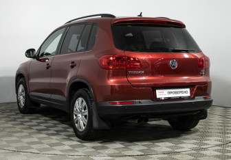 Подержанный автомобиль Volkswagen Tiguan 2013 года (7 фото)