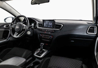 Подержанный автомобиль Kia Ceed Wagon 2019 года (9 фото)