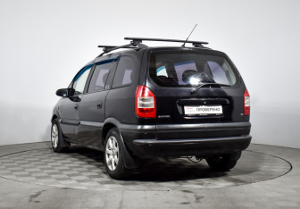 Подержанный автомобиль Opel Zafira Compactvan 2004 года (7 фото)