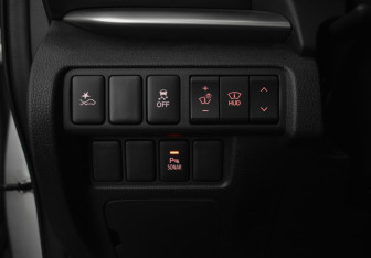 Подержанный автомобиль Mitsubishi Eclipse Cross 2019 года (19 фото)