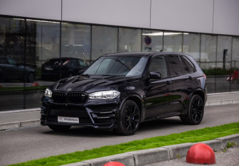 Подержанный автомобиль BMW X5 M 2016 года (3 фото)