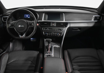 Подержанный автомобиль Kia Optima Sedan 2017 года (13 фото)