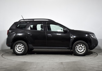 Подержанный автомобиль Renault Duster 2022 года (4 фото)
