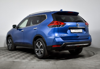 Подержанный автомобиль Nissan X-Trail 2018 года (7 фото)