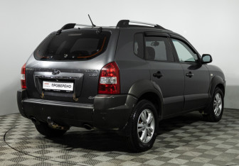 Подержанный автомобиль Hyundai Tucson 2008 года (5 фото)