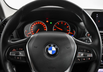 Подержанный автомобиль BMW X3 2019 года (19 фото)