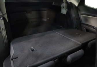 Подержанный автомобиль SEAT Leon Hatchback 2013 года (22 фото)