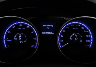 Подержанный автомобиль Hyundai ix35 2010 года (16 фото)
