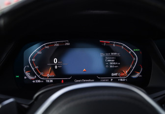 Подержанный автомобиль BMW X5 2023 года (17 фото)