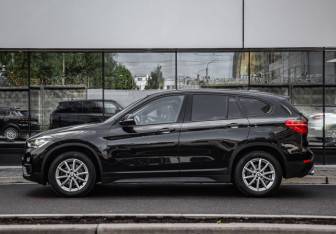 Подержанный автомобиль BMW X1 2019 года (9 фото)