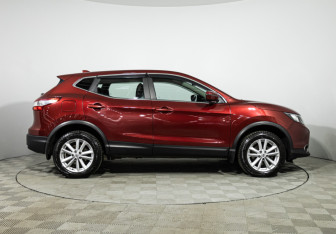 Подержанный автомобиль Nissan Qashqai 2018 года (4 фото)