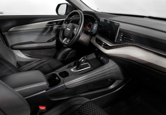 Подержанный автомобиль Haval F7 2024 года (13 фото)
