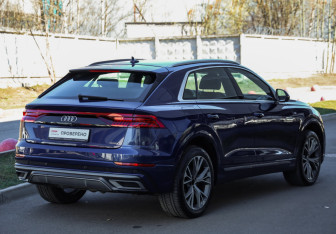 Подержанный автомобиль Audi Q8 2019 года (5 фото)