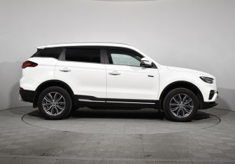Подержанный автомобиль Geely Atlas Pro 2021 года (4 фото)